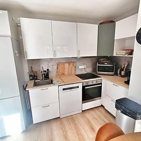 Au Sommer Des Ocres Et Des Bois - Maison T3 & Parking *
