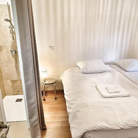 Au Sommer Des Ocres Et Des Bois - Maison T3 & Parking Roussillon (Vaucluse)