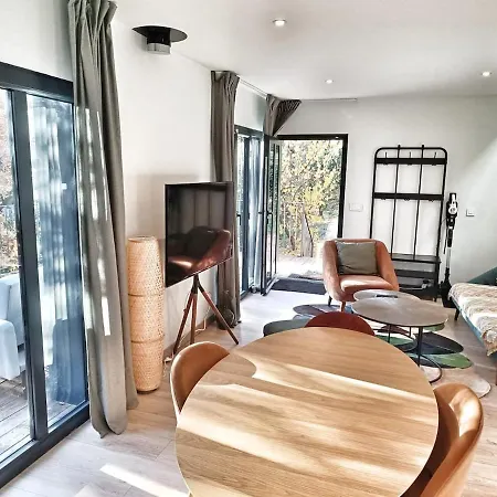 Au Sommer Des Ocres Et Des Bois - Maison T3 & Parking Villa Roussillon (Vaucluse)