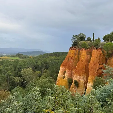 Au Sommer Des Ocres Et Des Bois - Maison T3 & Parking * Roussillon (Vaucluse)