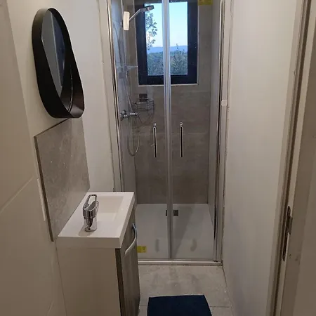 Villa Au Sommer Des Ocres Et Des Bois - Maison T3 & Parking Roussillon (Vaucluse)