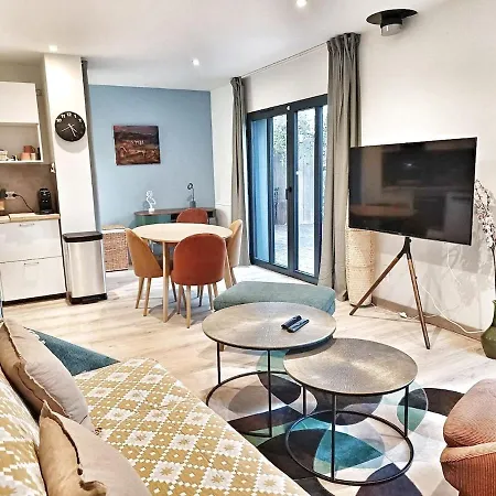 Au Sommer Des Ocres Et Des Bois - Maison T3 & Parking Villa Roussillon (Vaucluse)